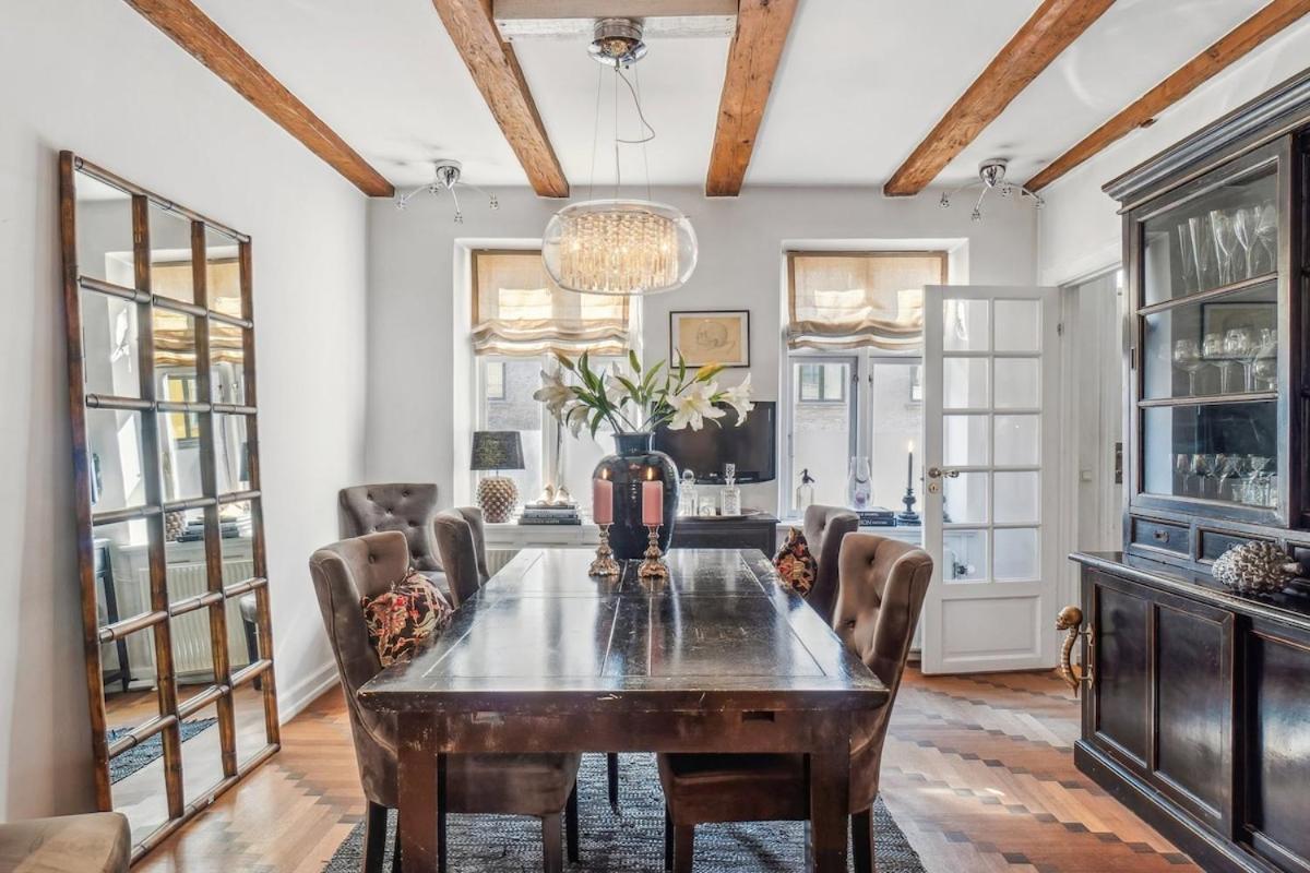 Beautiful Townhouse With A Garden In The Location In Copenhaga