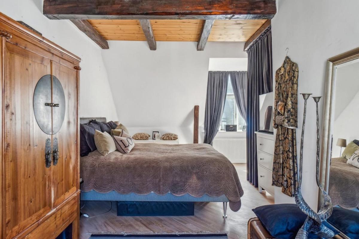 Beautiful Townhouse With A Garden In The Location In Pousada *